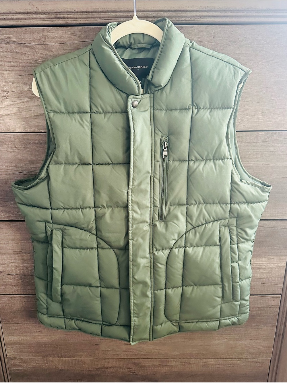 Banana Republic Puffer Vest